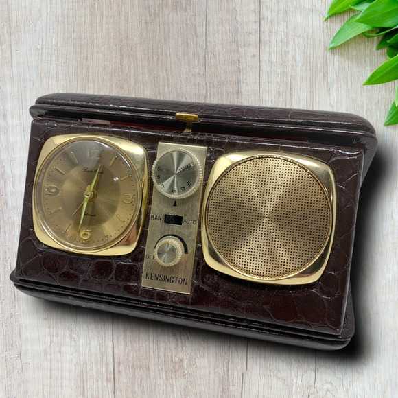 Vintage Kensington Travel Radio Clock Folding Leather Hong Kong Tested Works - Picture 1 of 9